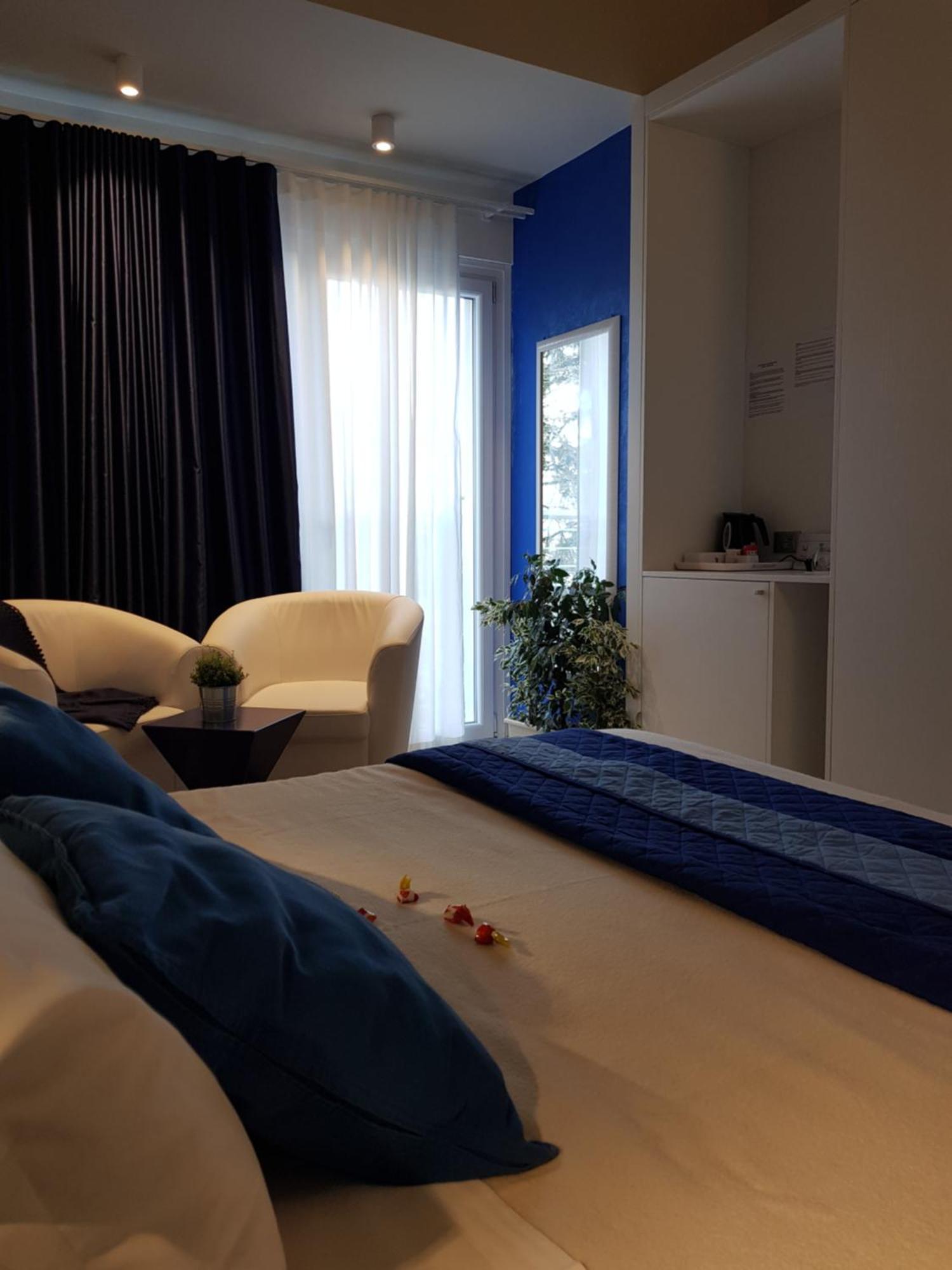 B&B Gardacharme Desenzano del Garda Ruang foto